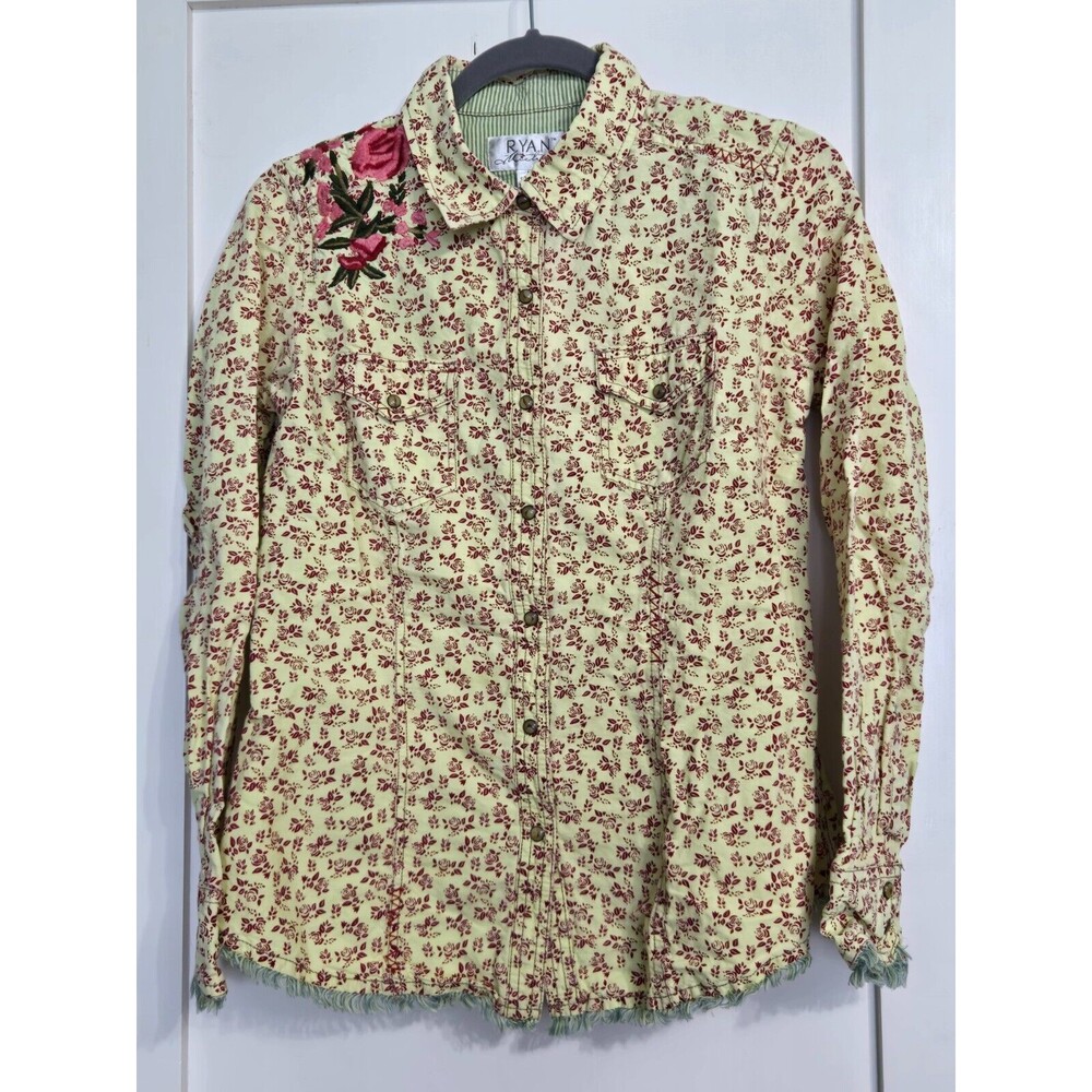 Ryan Michael Shirt Women Medium Floral Pearl Snap Embroidered Fray Western Rodeo